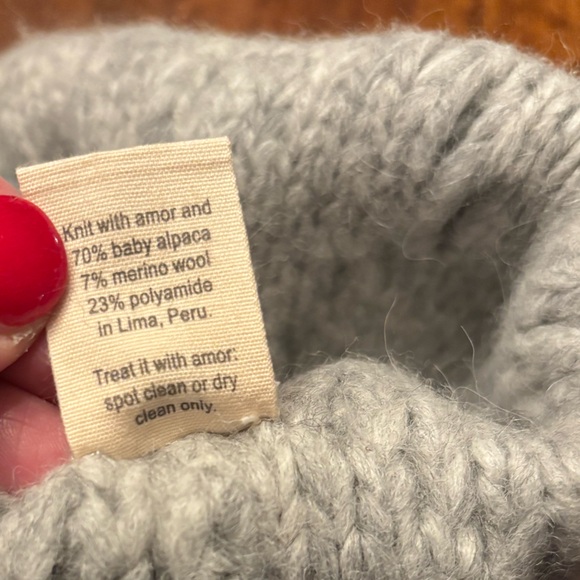 Sh*t Shit That I Knit Beacon Beanie – Soft Grey Chunky Knit Pom Hat - Like New - Picture 5 of 6